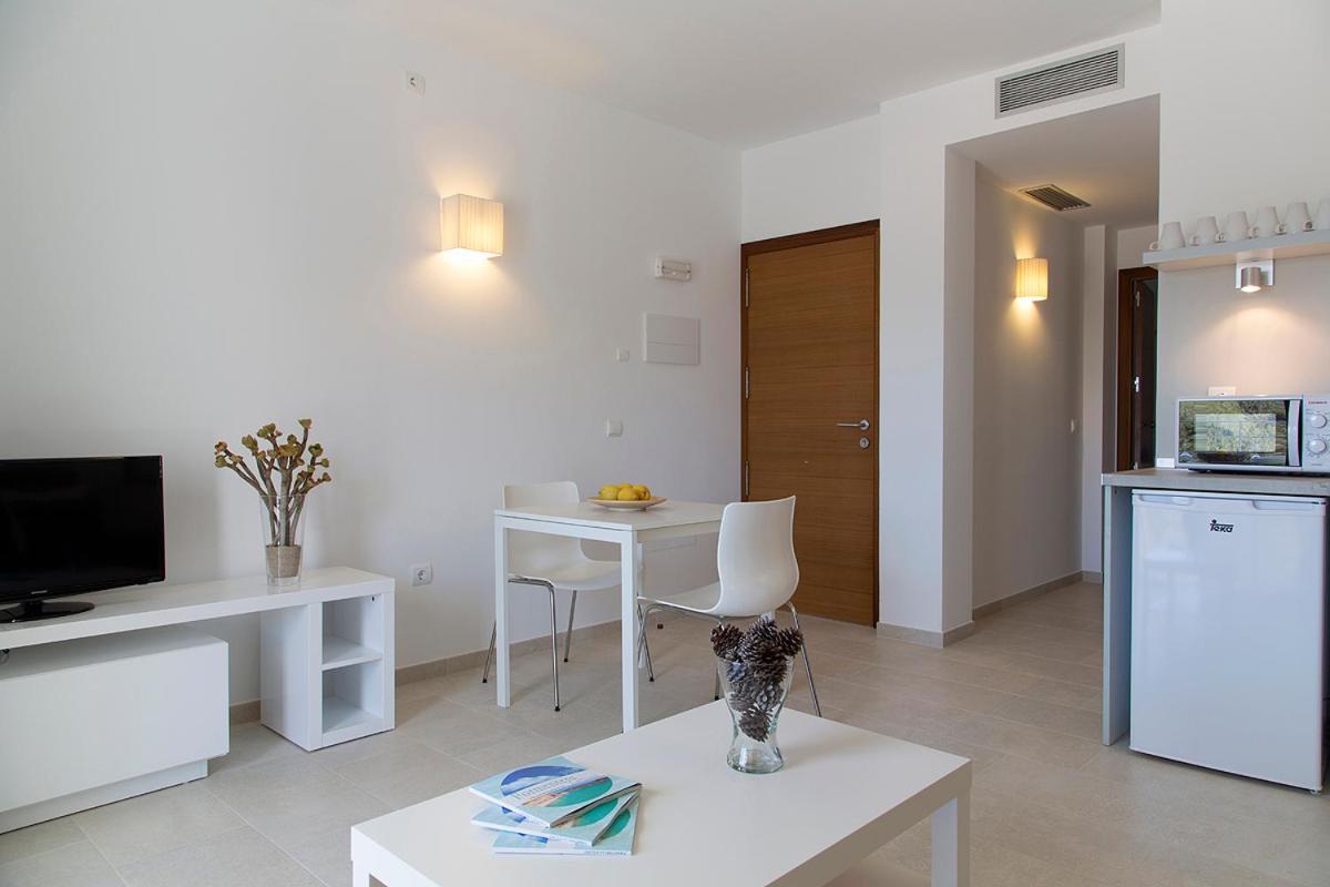 Apartamentos Proa - Emar Hotels Only Adults Es Pujols Bagian luar foto