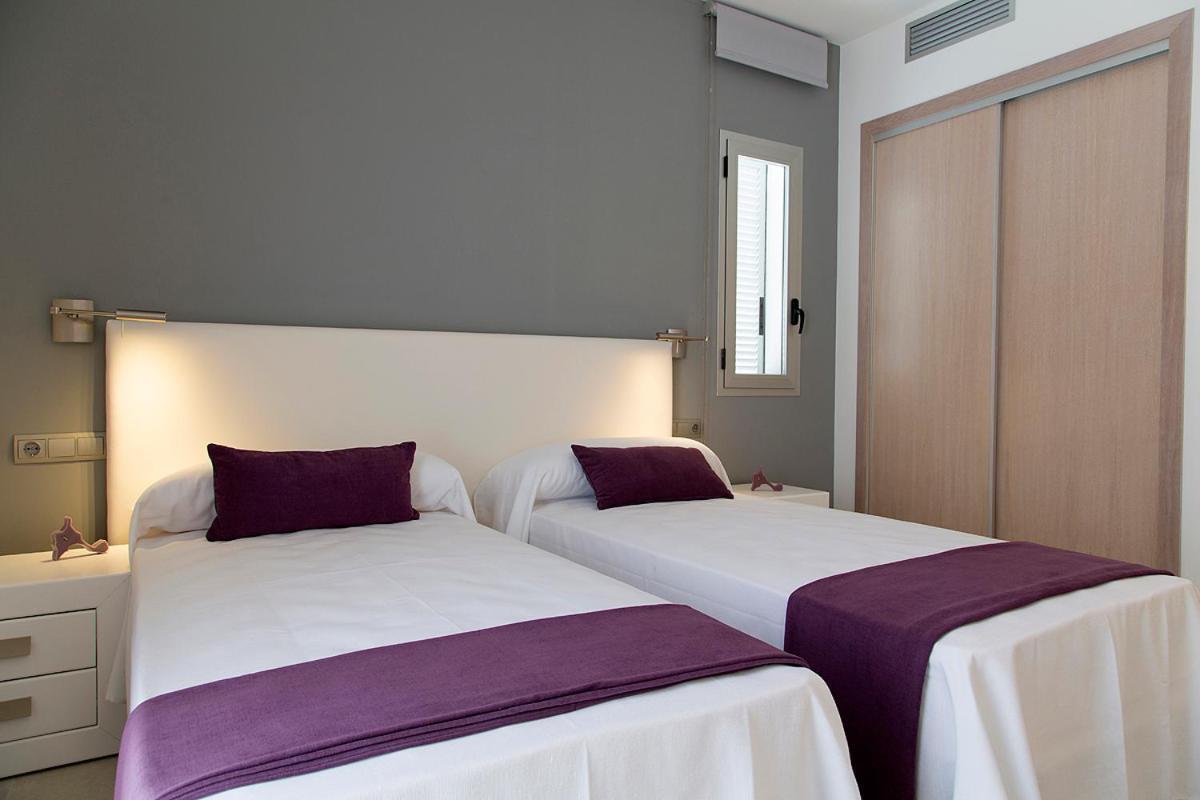 Apartamentos Proa - Emar Hotels Only Adults Es Pujols Bagian luar foto