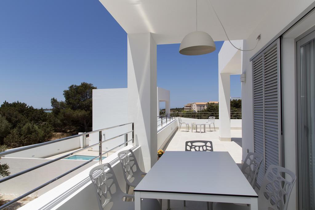 Apartamentos Proa - Emar Hotels Only Adults Es Pujols Ruang foto