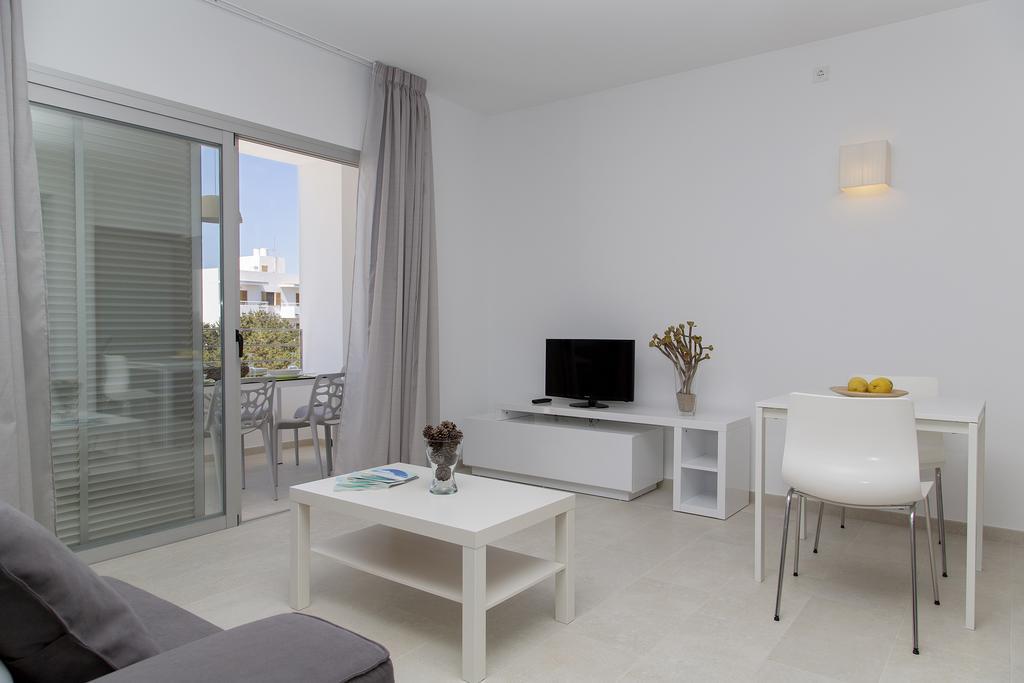 Apartamentos Proa - Emar Hotels Only Adults Es Pujols Bagian luar foto