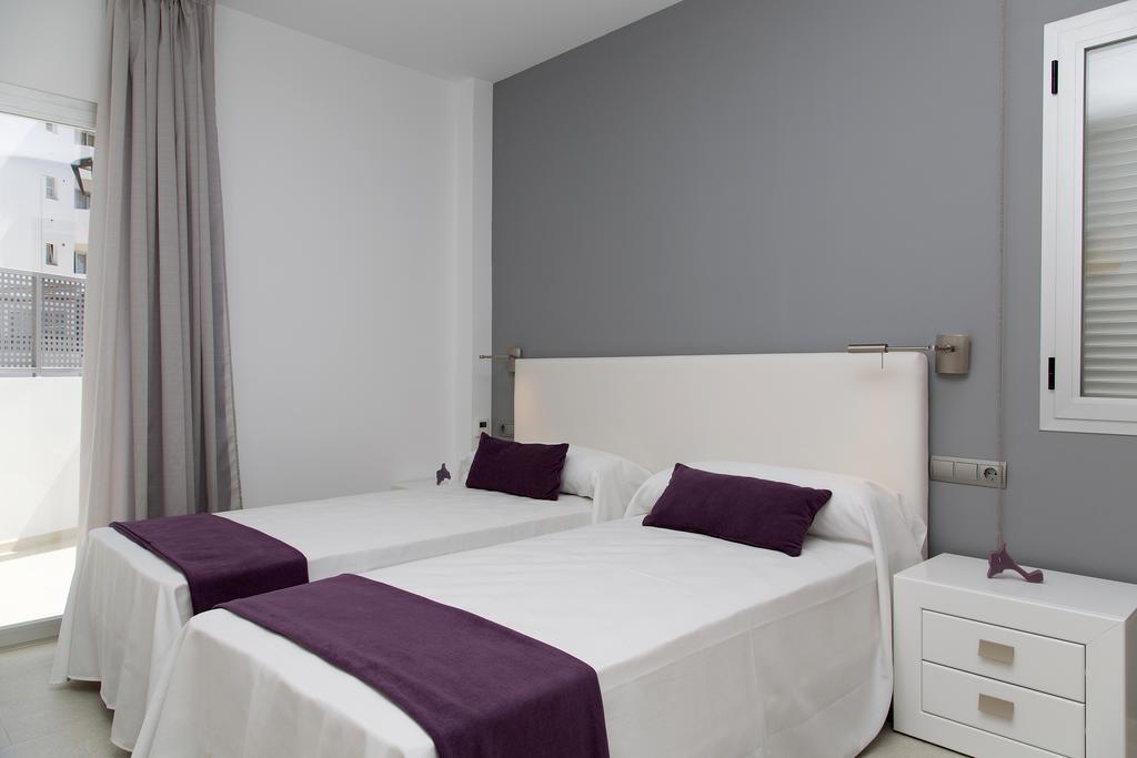 Apartamentos Proa - Emar Hotels Only Adults Es Pujols Bagian luar foto
